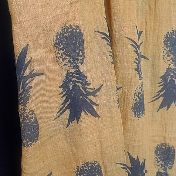 Pineapple Scarf 100% Cotton Sz 75"L x 27"W - Picture 2 of 5